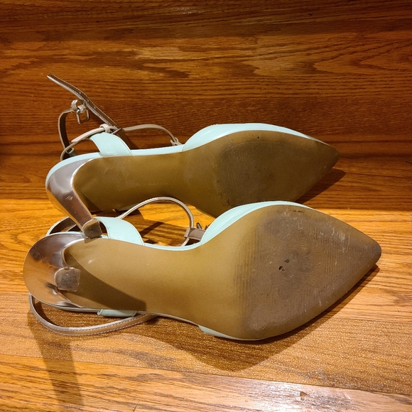Tahari baby blue gray heels - Picture 6 of 6